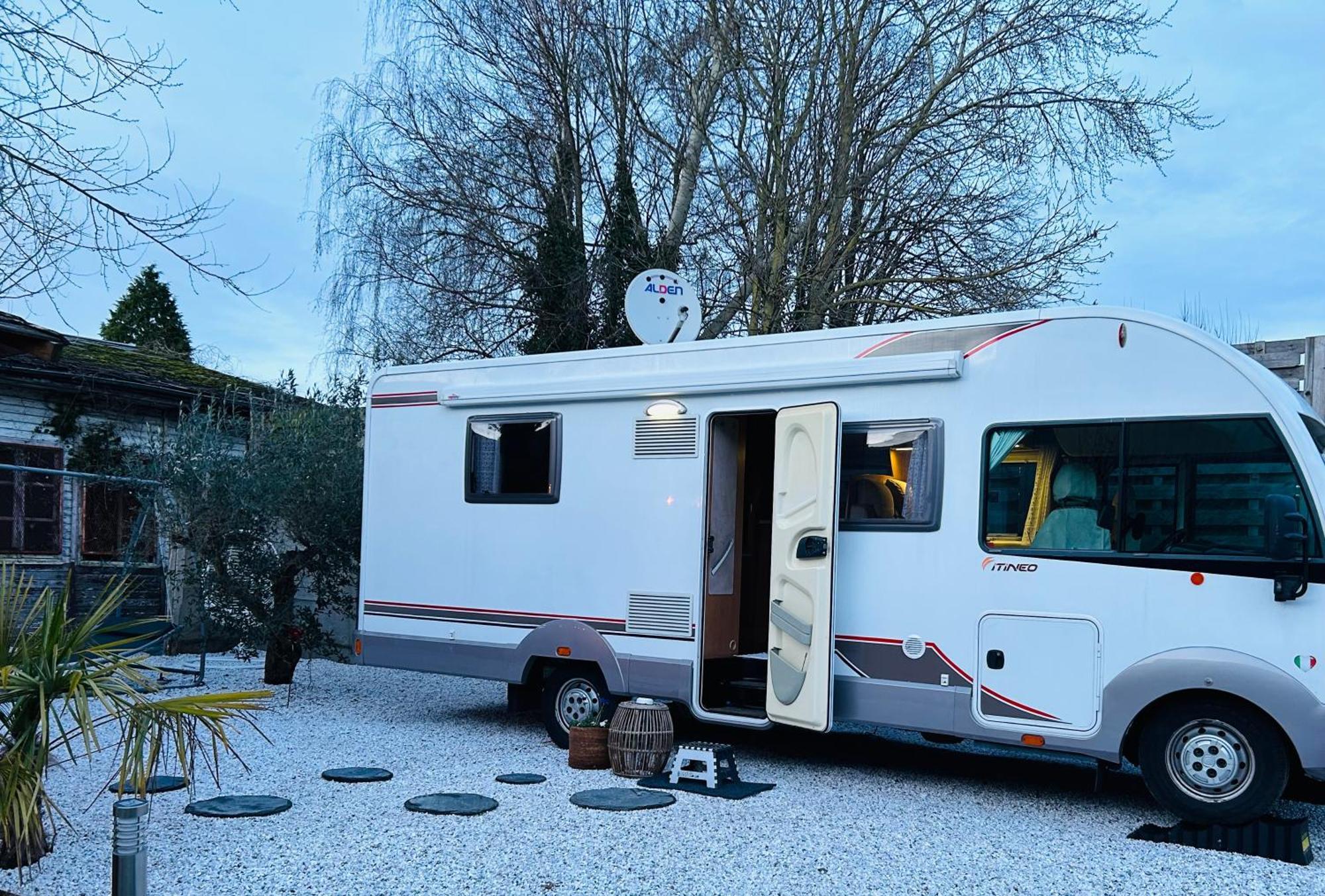 Terrain De Loisirs En Plein Centre De Lievin Camping Car Extérieur photo